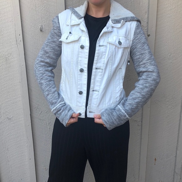 White jean jacket with sweat sleeves - Picture 2 of 3